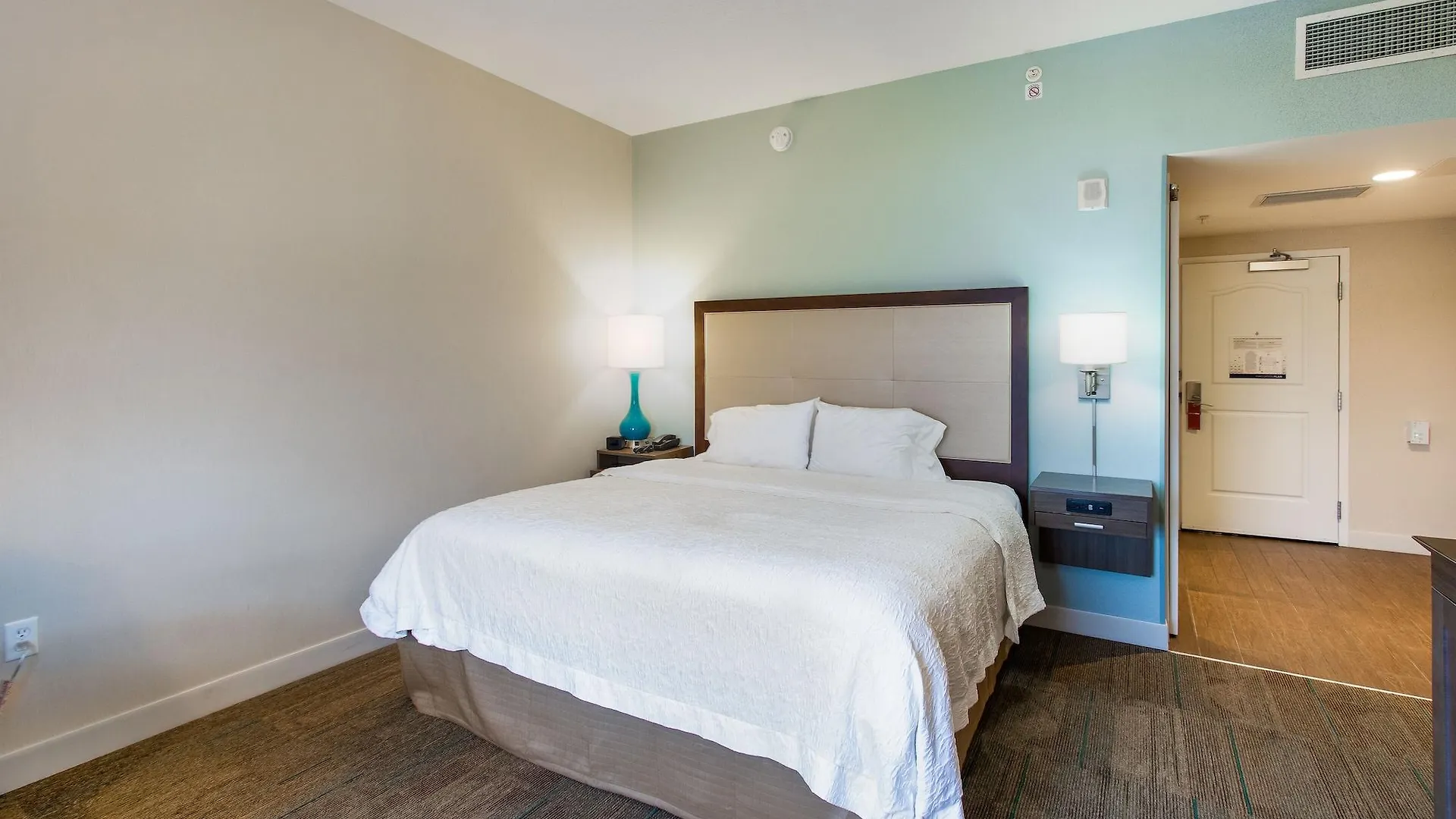 Hampton Inn And Suites Clearwater Beach 3*,