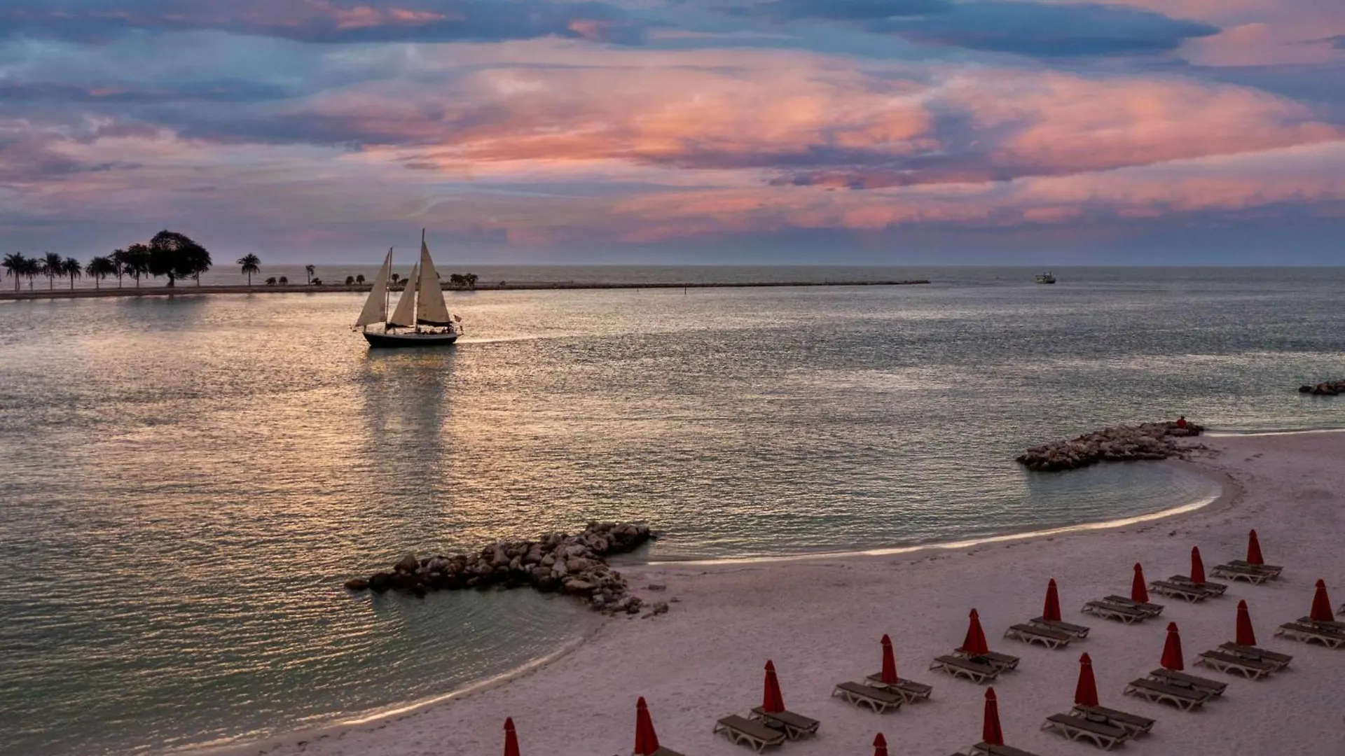 Hampton Inn And Suites Clearwater Beach Hotel
